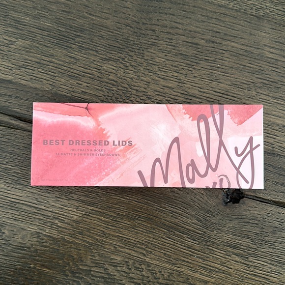 BEST DRESSED LIDS EYESHADOWS PALETTE - Picture 1 of 5